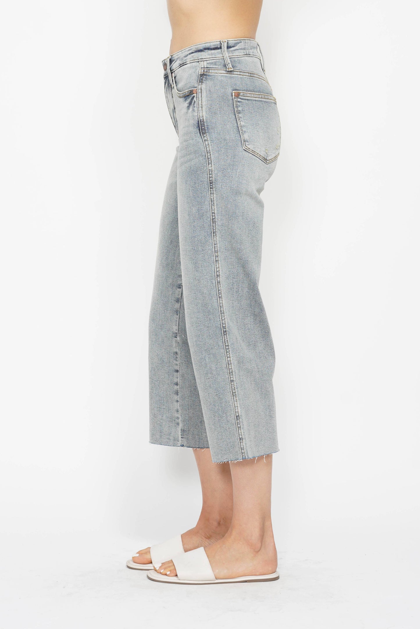 Mid-Rise Tummy Control Raw Hem Crop Wide Judy Blue