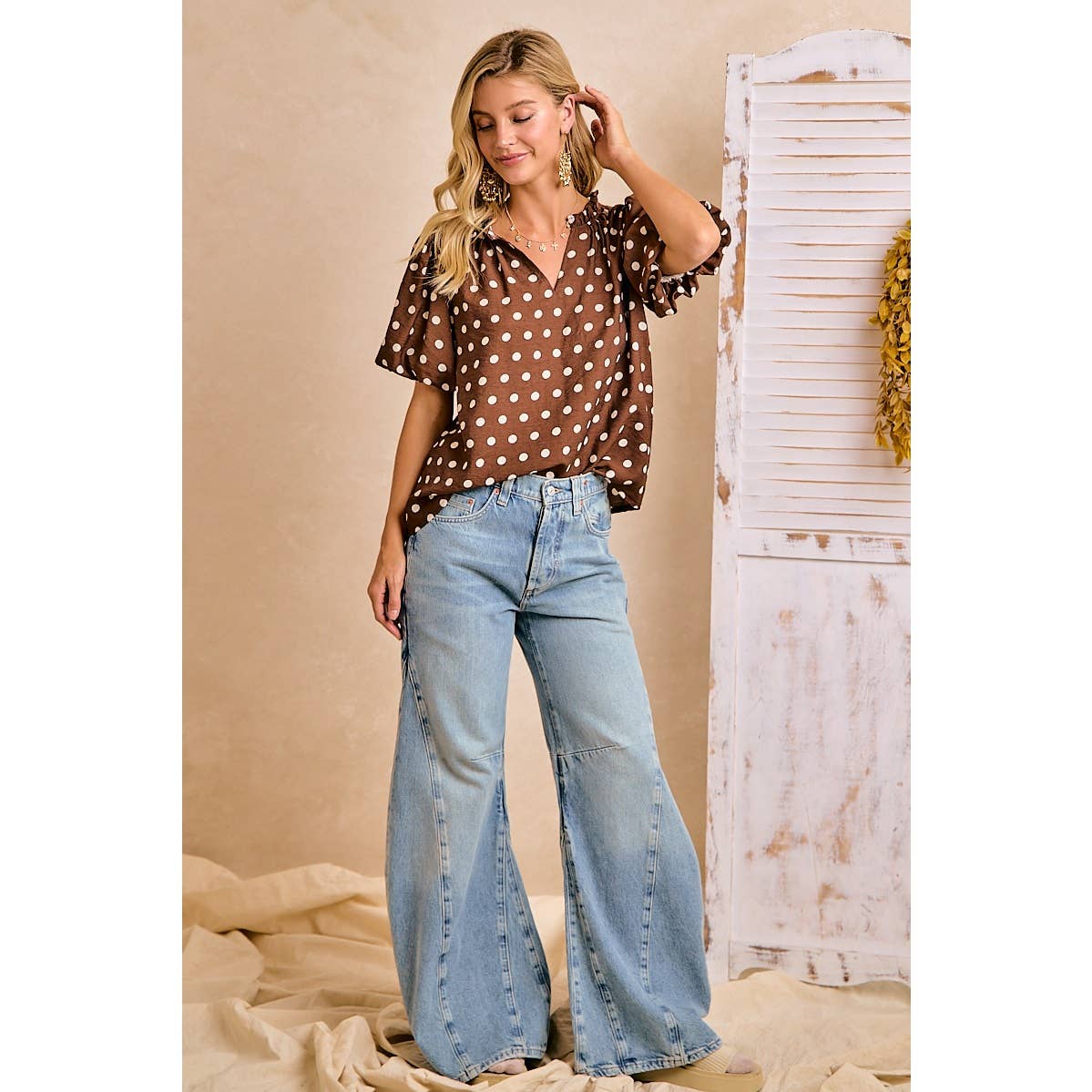 POLKA DOT PRINTED WOVEN RUFFLED V NECK