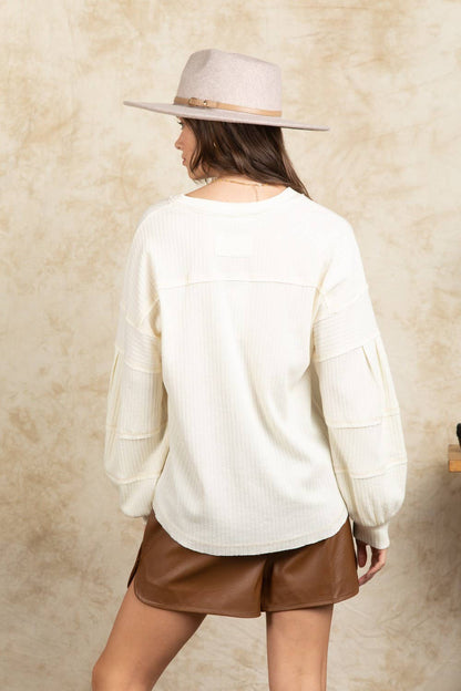 NT11157X-PLUS SIZE Oversized V-neck Puff Sleeve Top