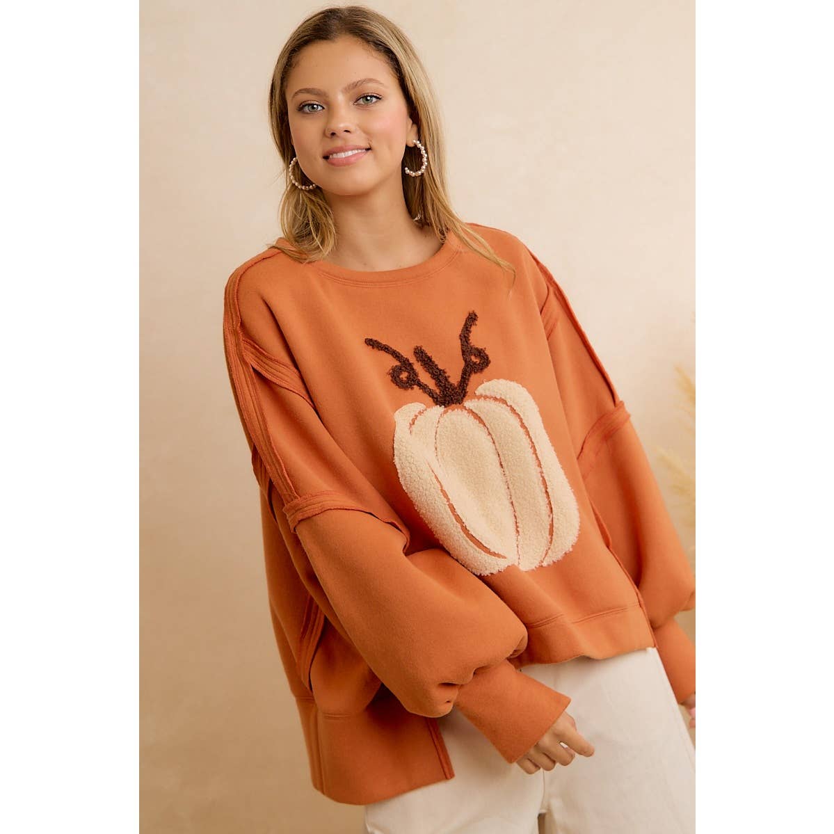OVERSIZED PUMPKIN PATCH SWEATSHIRT