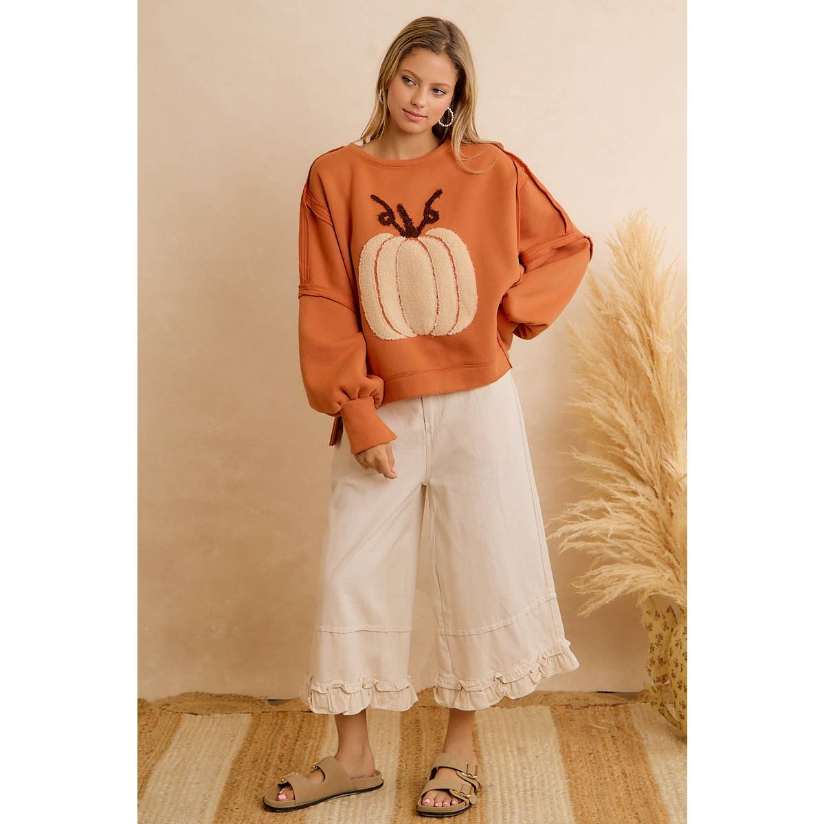 OVERSIZED PUMPKIN PATCH SWEATSHIRT
