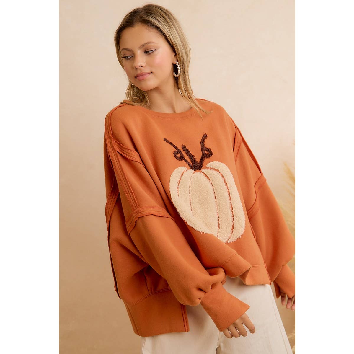 OVERSIZED PUMPKIN PATCH SWEATSHIRT