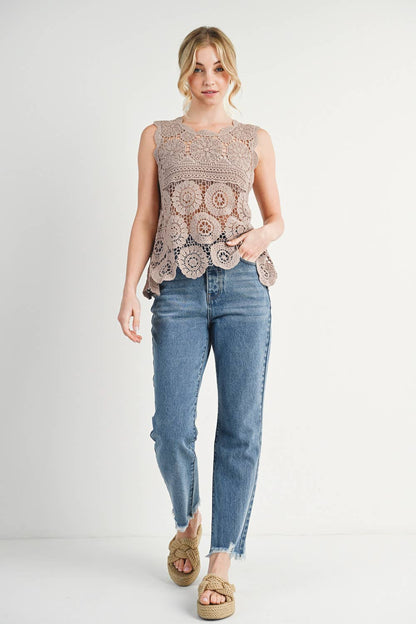 HIGH RISE STRAIGHT LEG DISTRESSED RAW HEM JEANS