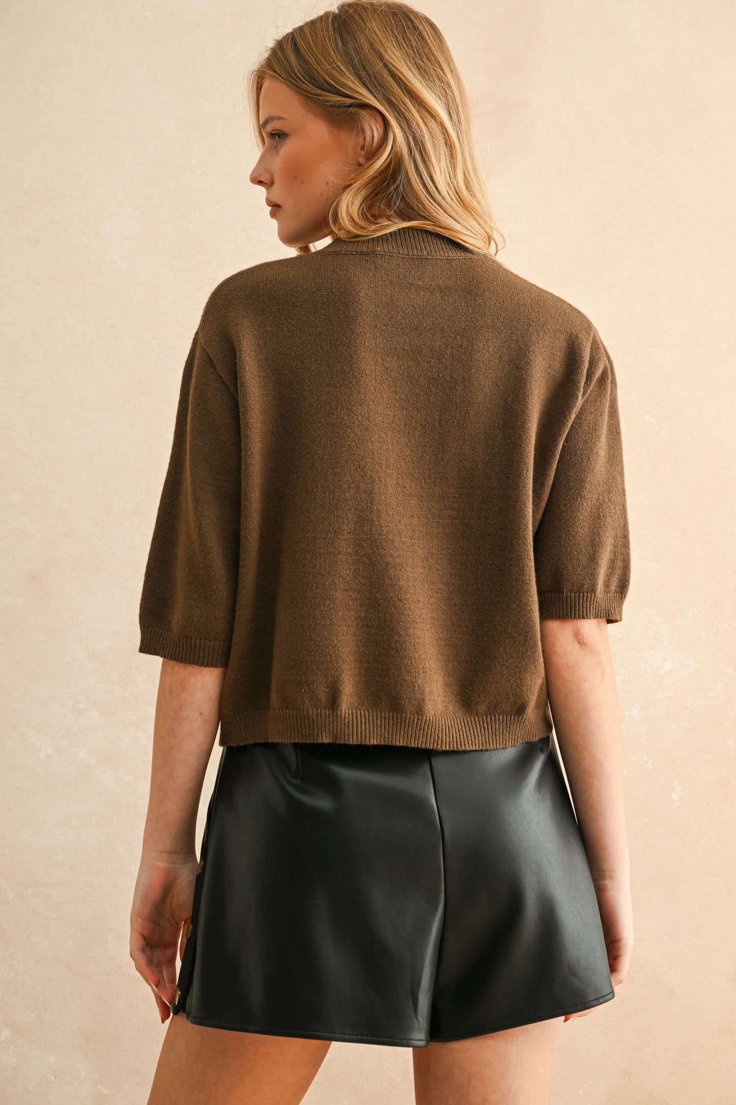 SHORT SLEEVE SWEATER TOP