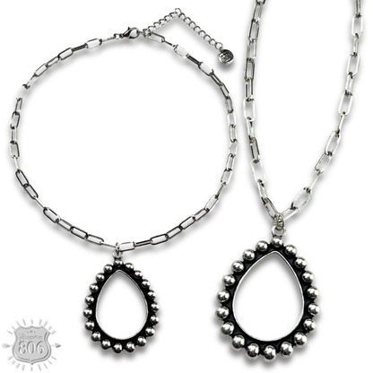 Western style pendant necklace
