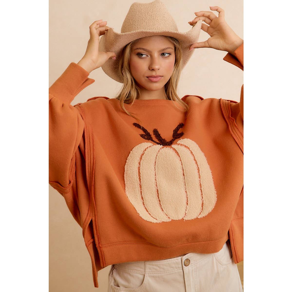 OVERSIZED PUMPKIN PATCH SWEATSHIRT