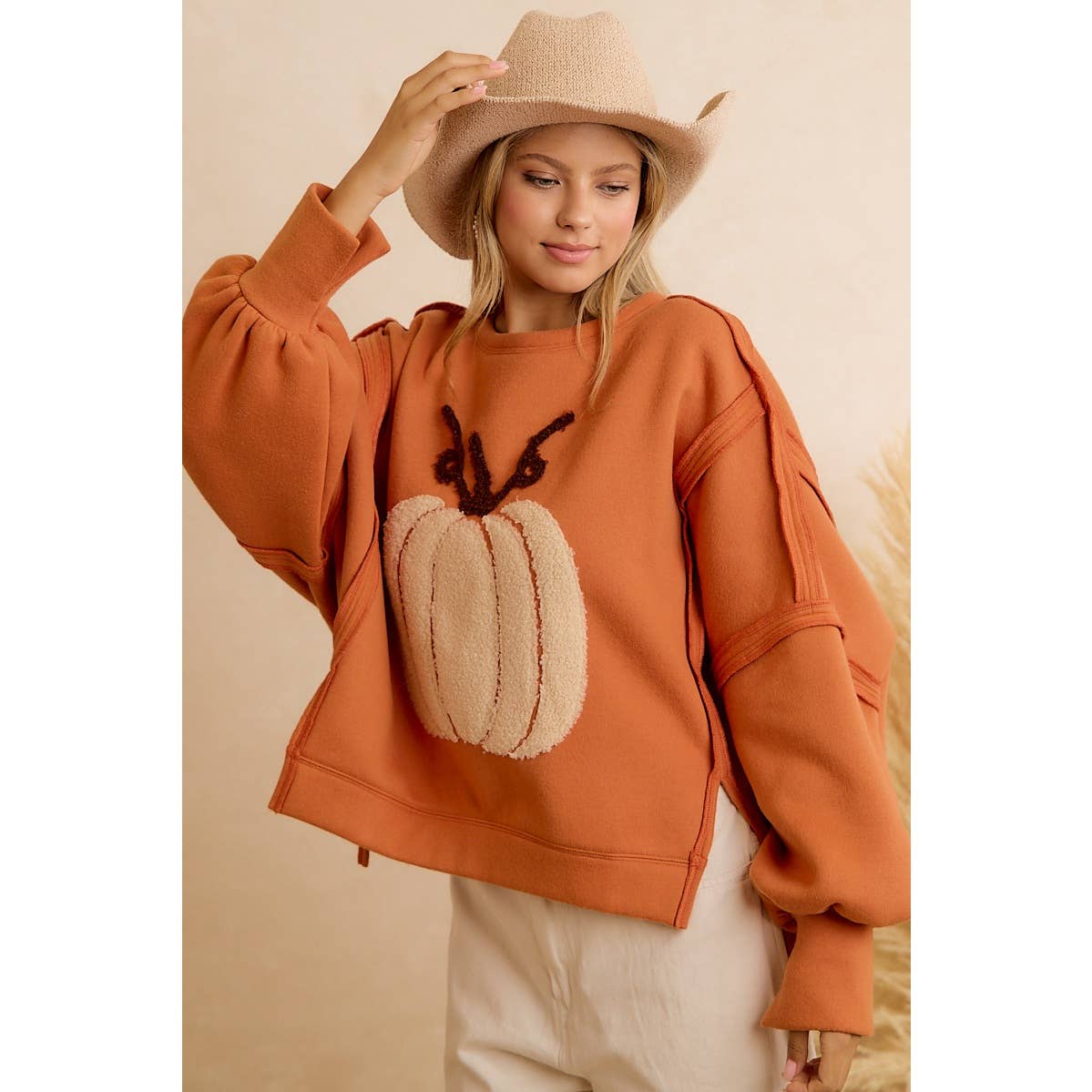 OVERSIZED PUMPKIN PATCH SWEATSHIRT
