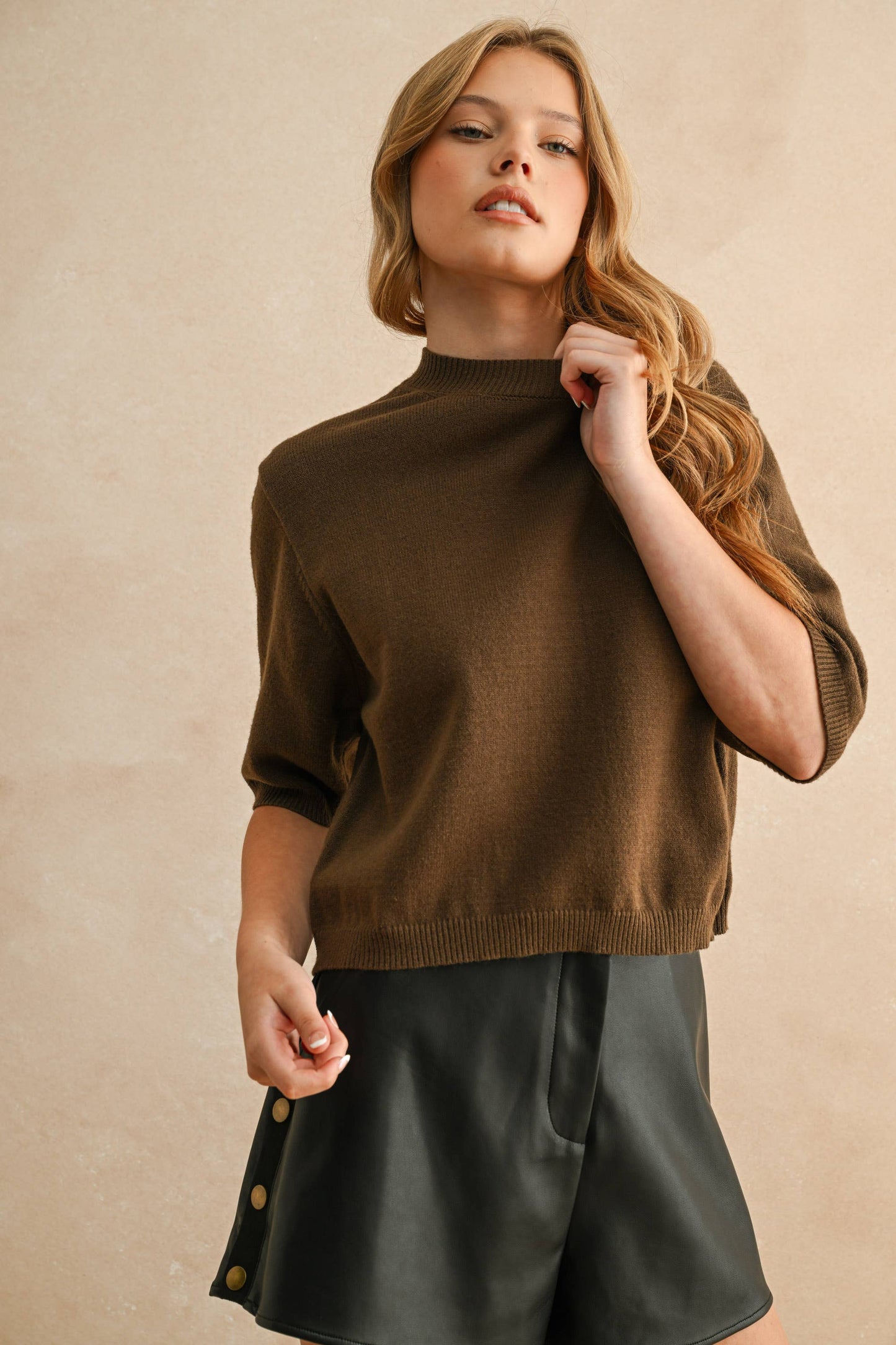 SHORT SLEEVE SWEATER TOP
