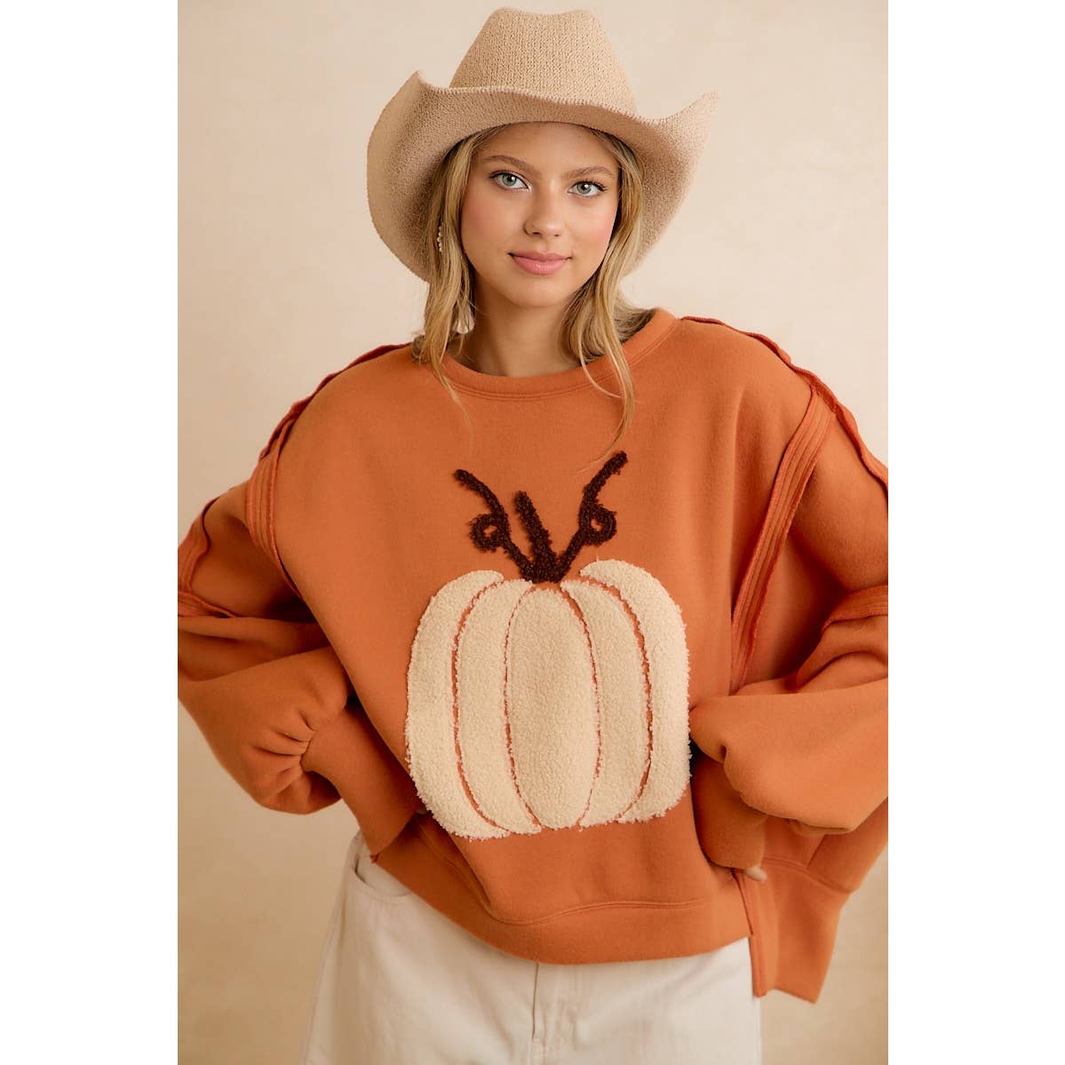 OVERSIZED PUMPKIN PATCH SWEATSHIRT