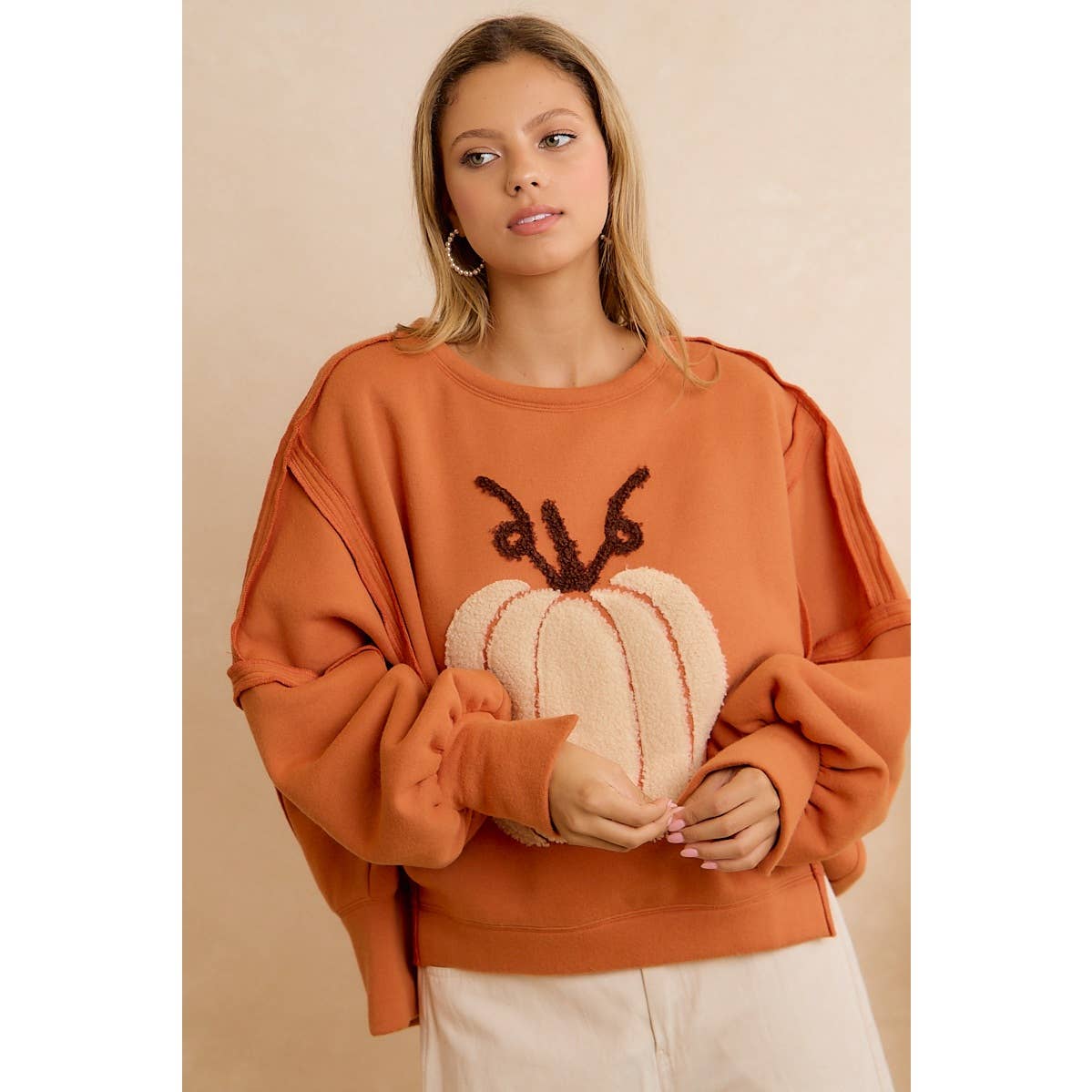 OVERSIZED PUMPKIN PATCH SWEATSHIRT