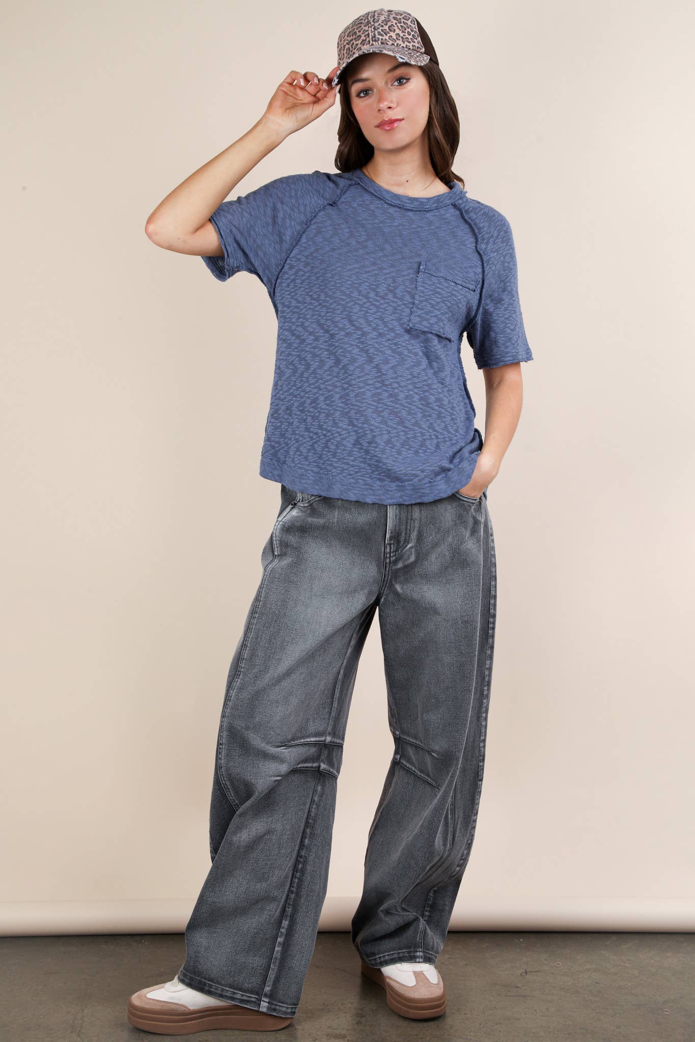 Solid Casual Knit Top with Patch Pocket