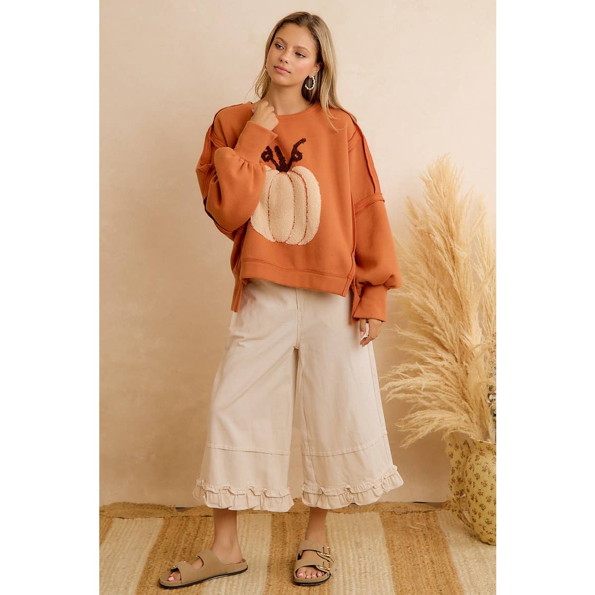 OVERSIZED PUMPKIN PATCH SWEATSHIRT