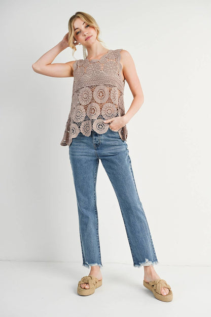 HIGH RISE STRAIGHT LEG DISTRESSED RAW HEM JEANS