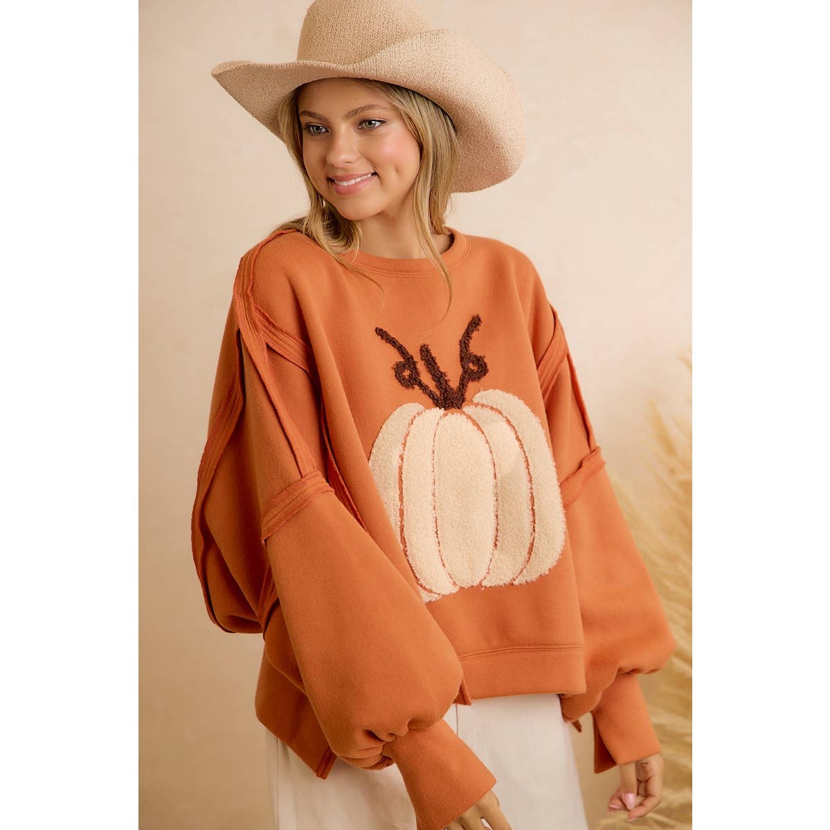 OVERSIZED PUMPKIN PATCH SWEATSHIRT