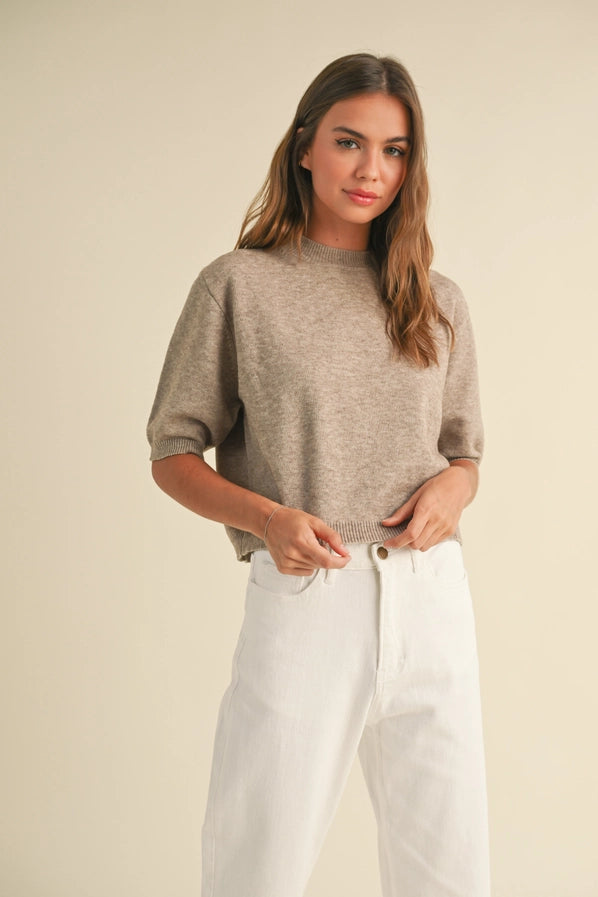 SHORT SLEEVE SWEATER TOP